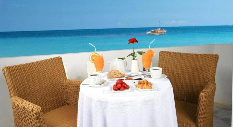 Maritimo Beach Hotel
