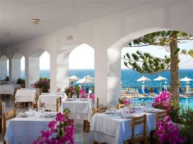 Maritimo Beach Hotel