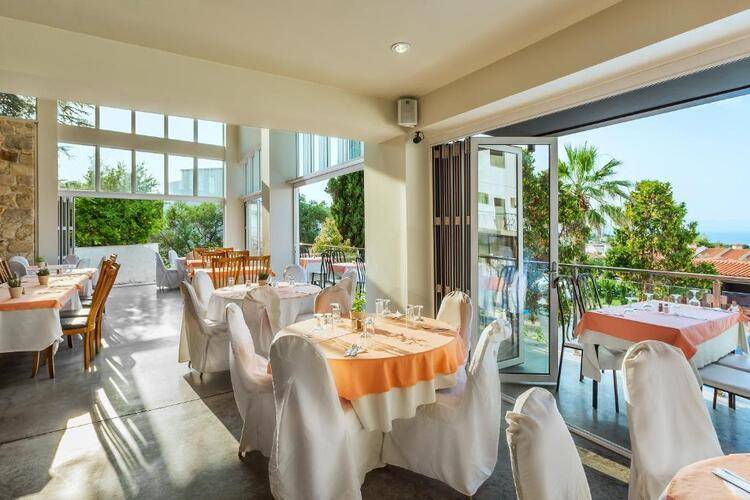 Bomo Kriopigi Hotel