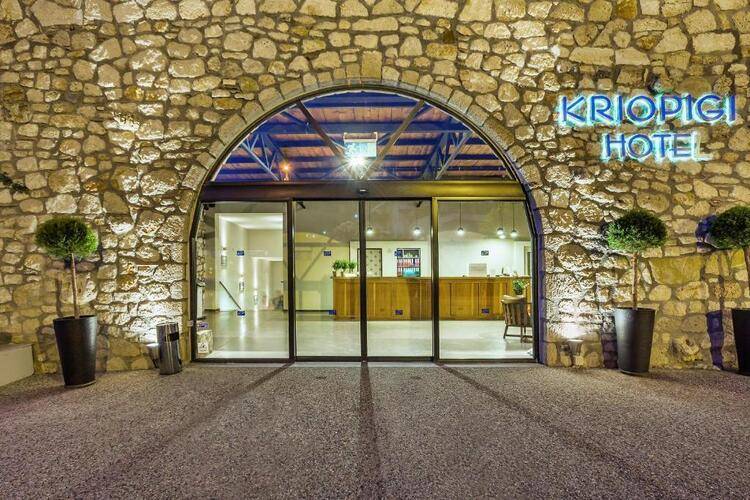 Bomo Kriopigi Hotel
