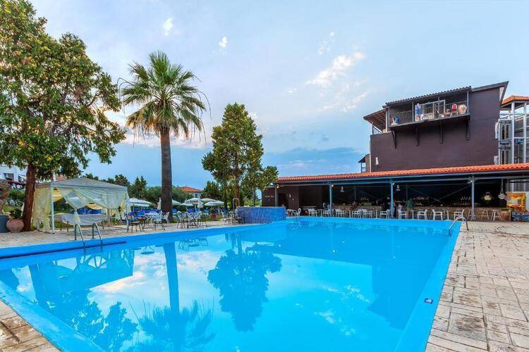 Bomo Kriopigi Hotel