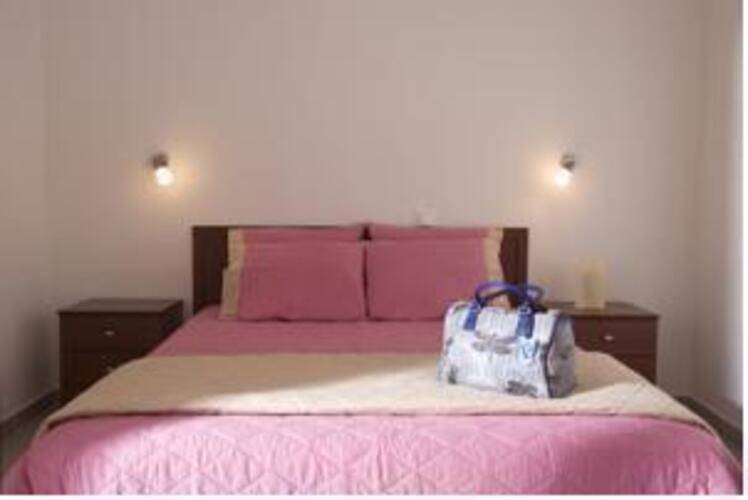 Stratos Hotel