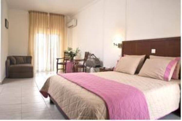 Stratos Hotel
