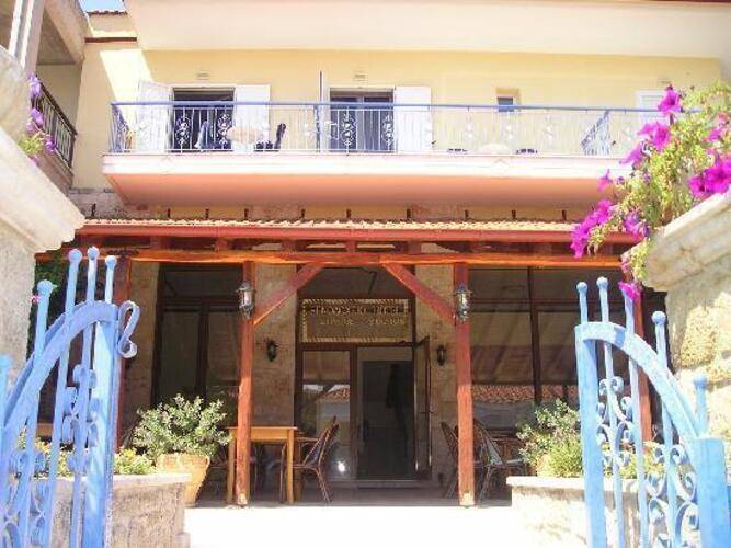 Stratos Hotel