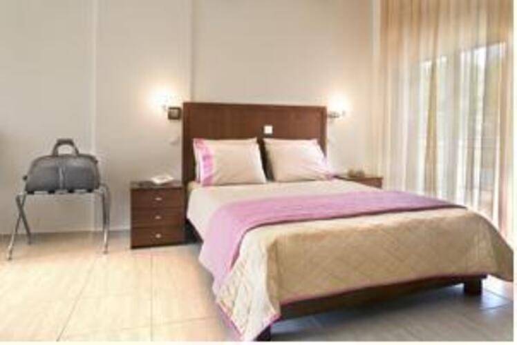 Stratos Hotel
