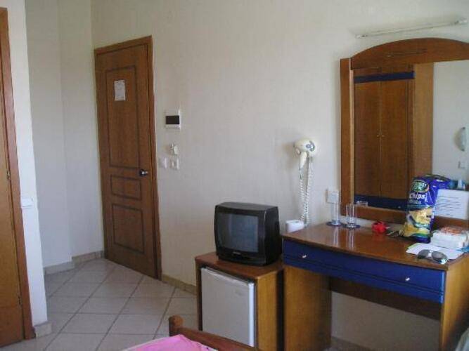Stratos Hotel