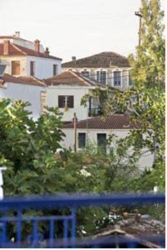 Stratos Hotel