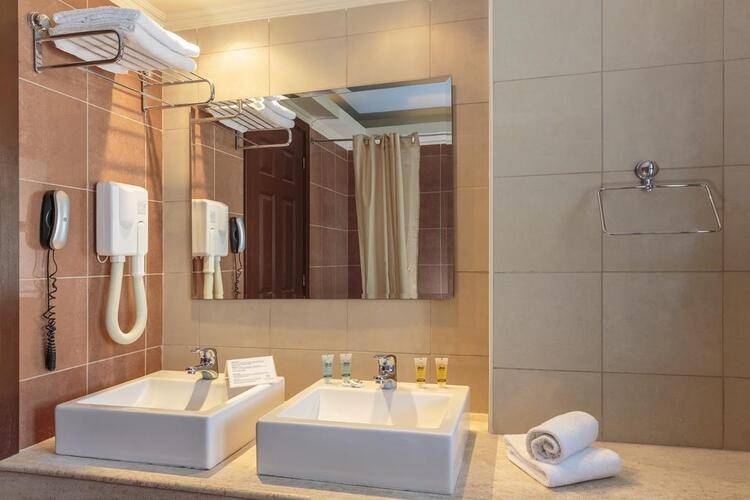 Costa Lindia Hotel