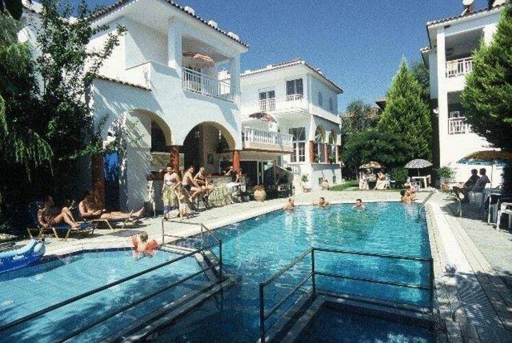 Melissa Gold Coast Hotel