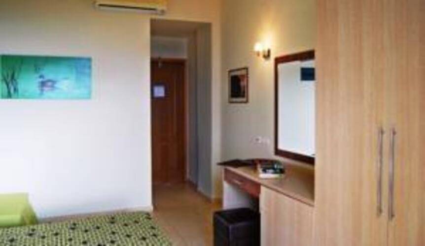 Alianthos Beach Hotel