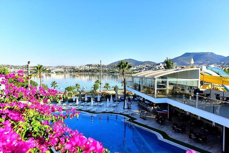 Tropicana Beach Hotel