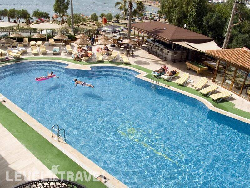 Фотография Tropicana Beach Hotel