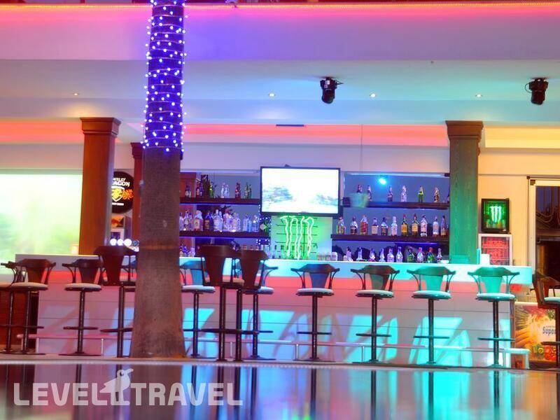 Фотография Tropicana Beach Hotel