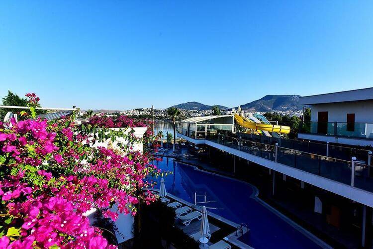 Tropicana Beach Hotel