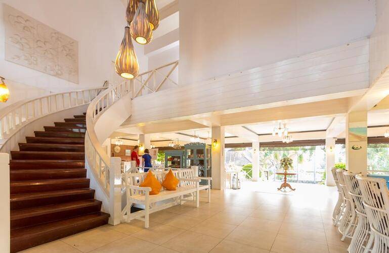Bandara On Sea Hotel
