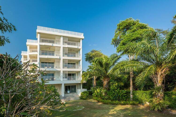 Bandara On Sea Hotel