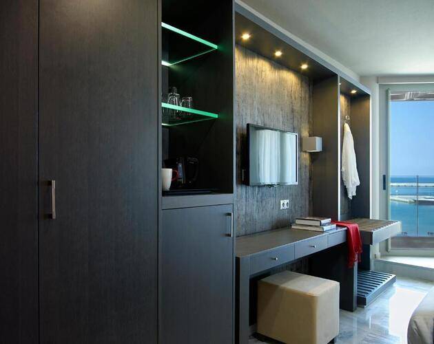 Kyma Suites Beach Hotel