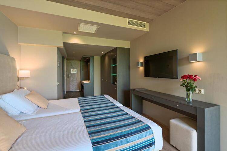 Kyma Suites Beach Hotel