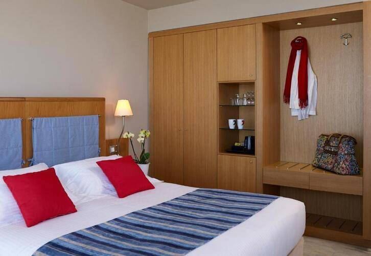 Kyma Suites Beach Hotel