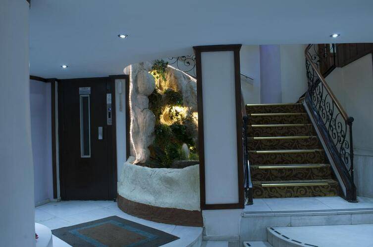 Hali Hotel