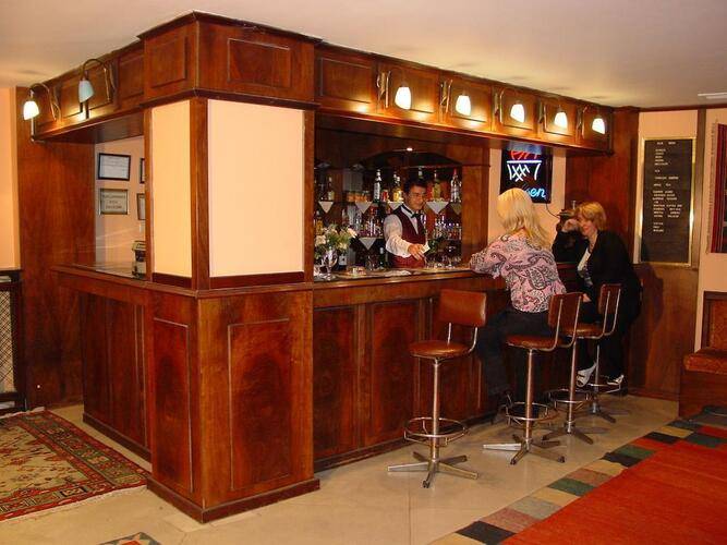 Hali Hotel