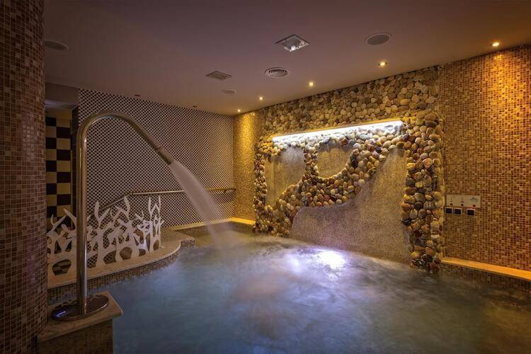 Bomo Lagomandra Hotel