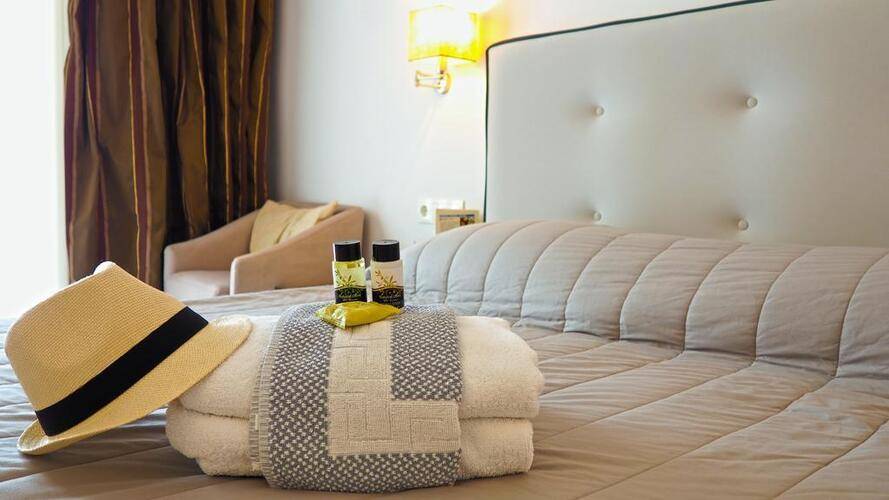 Bomo Lagomandra Hotel
