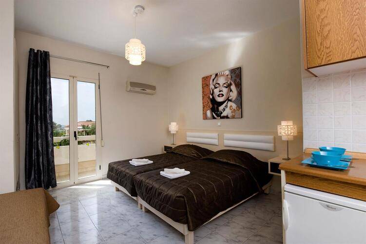 Axos Hotel