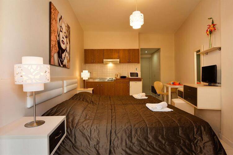 Axos Hotel