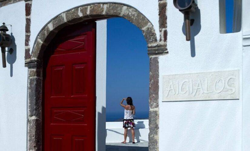 Aigialos Santorini