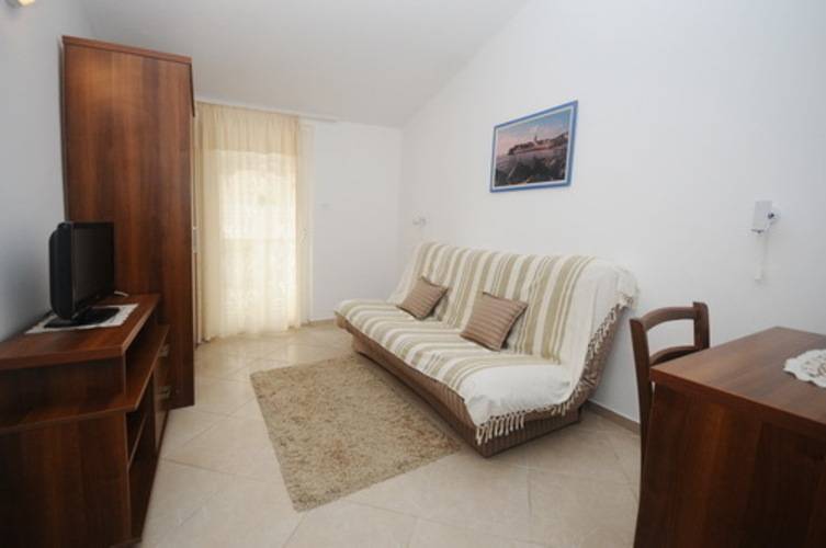 Jelena Apt