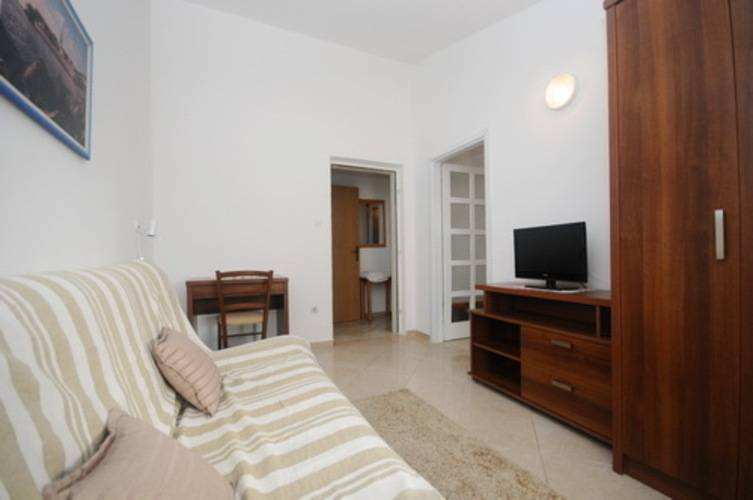 Jelena Apt