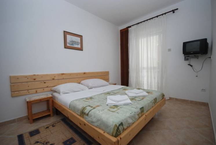 Jelena Apt