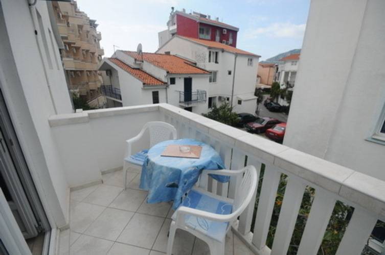 Jelena Apt