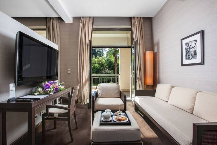 Rodina Grand Hotel & Spa (Родина Гранд Отель И Спа)