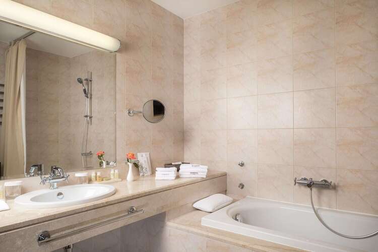 Rodina Grand Hotel & Spa (Родина Гранд Отель И Спа)