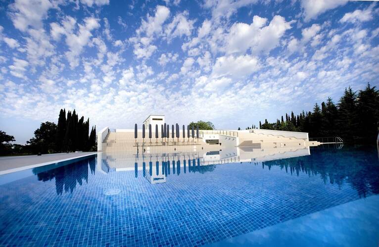Rodina Grand Hotel & Spa (Родина Гранд Отель И Спа)