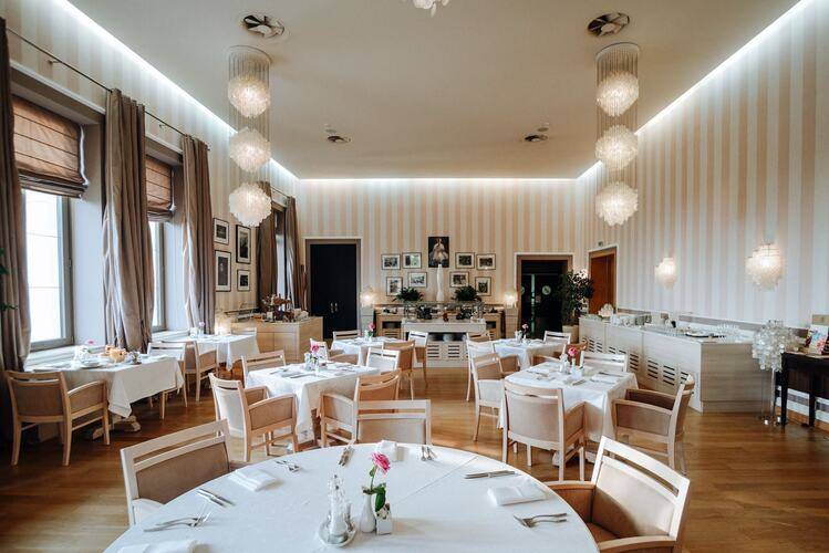 Rodina Grand Hotel & Spa (Родина Гранд Отель И Спа)
