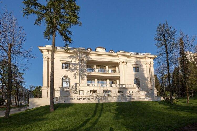 Rodina Grand Hotel & Spa (Родина Гранд Отель И Спа)