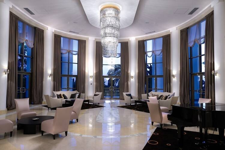 Rodina Grand Hotel & Spa (Родина Гранд Отель И Спа)