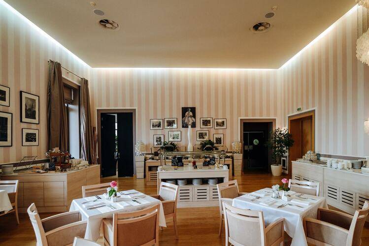 Rodina Grand Hotel & Spa (Родина Гранд Отель И Спа)
