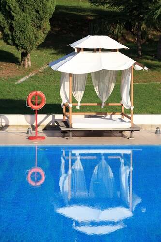Rodina Grand Hotel & Spa (Родина Гранд Отель И Спа)