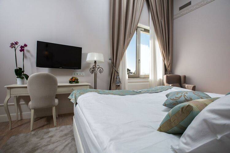 Rodina Grand Hotel & Spa (Родина Гранд Отель И Спа)
