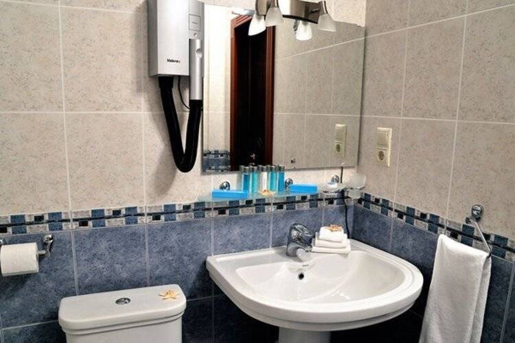 Отель Маринус