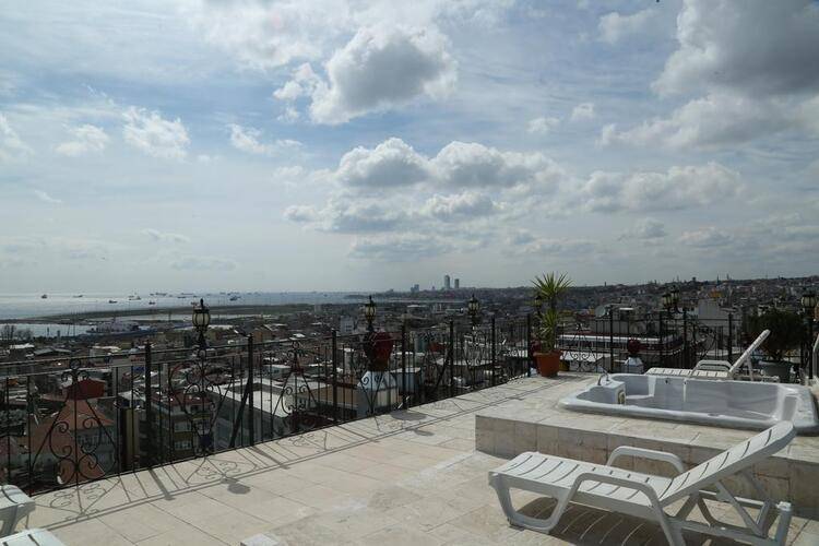 Ikbal De Luxe Hotel