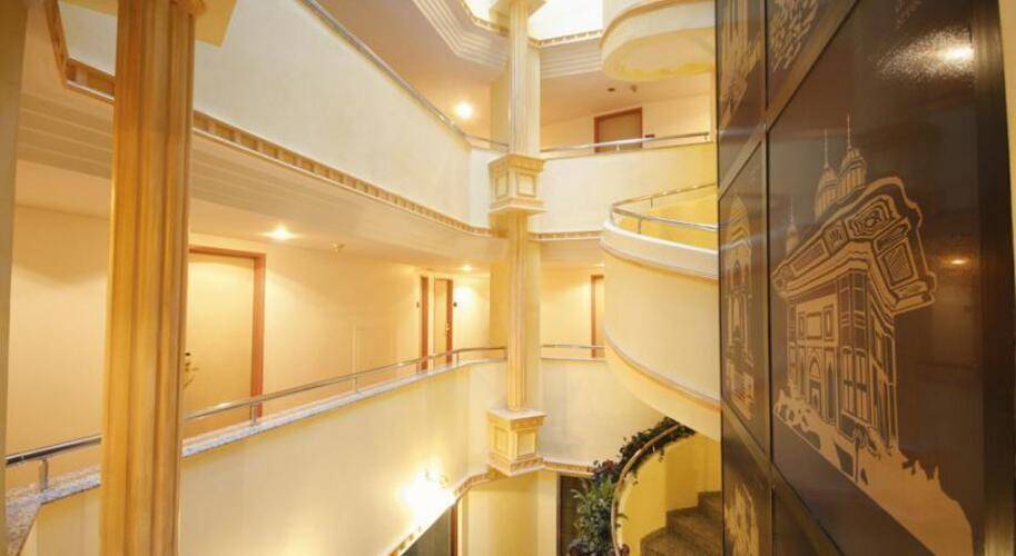 Grand Medya Hotel