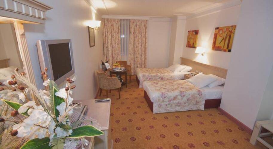 Grand Medya Hotel