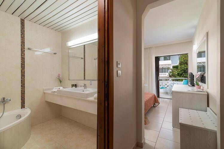 Porfi Beach Hotel