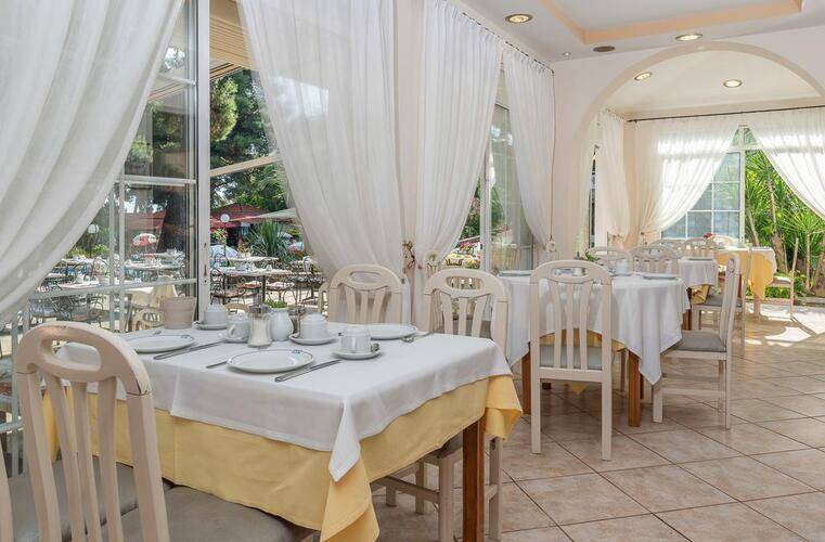 Porfi Beach Hotel
