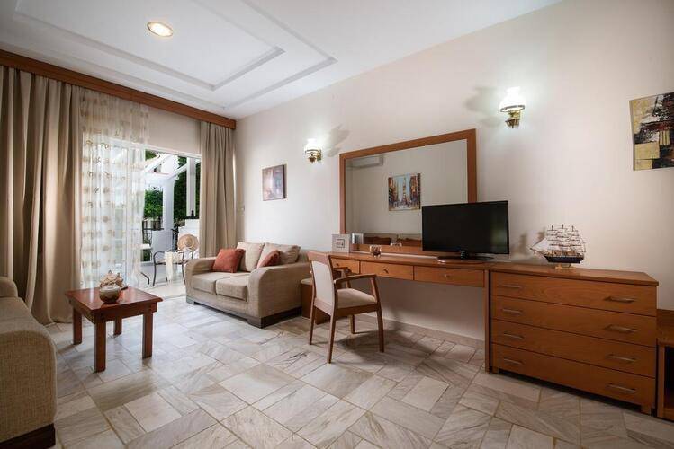 Porfi Beach Hotel